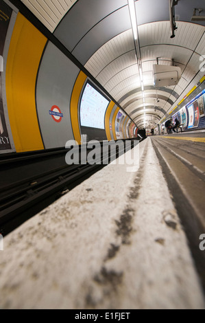 Un niveau du sol tourné à Bond Street station du métro de Londres, Angleterre, Royaume-Uni Banque D'Images