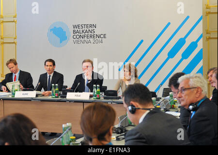Vienne, Autriche. 3 juin, 2014. Le Ministre australien des affaires étrangères Sebastian Kurz (2L) et le Commissaire européen à l'élargissement et de la politique européenne de voisinage Stefan Fuele (3L) assister à l'Ouest des Balkans, à Vienne, Autriche, le 3 juin 2014. © Qian Yi/Xinhua/Alamy Live News Banque D'Images