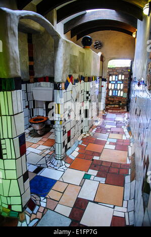 Toilettes Hundertwasser à Kawakawa, Northland, île du Nord, Nouvelle-Zélande, Pacifique Banque D'Images