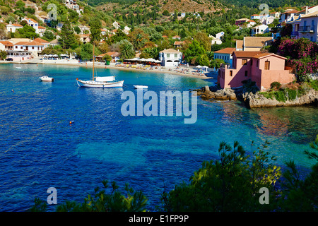 La Grèce, l'île Ionienne, Céphalonie, village d'Assos Banque D'Images