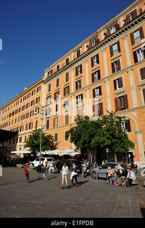 Italie, Rome, Trastevere, Piazza di San Cosimato Banque D'Images