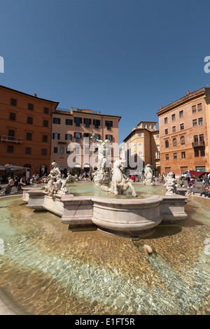 La fontaine de Neptune à l'extrémité nord de la Piazza Navona, Rome, Italie Europe Banque D'Images