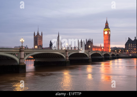 Big Ben et Westminster à Londres nuit UK Banque D'Images