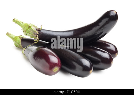 Aubergines isolé sur fond blanc Banque D'Images