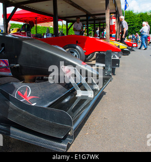 Les voitures de course dans le paddock à Shelsley Walsh Hill Climb le Worcestershire England UK Banque D'Images