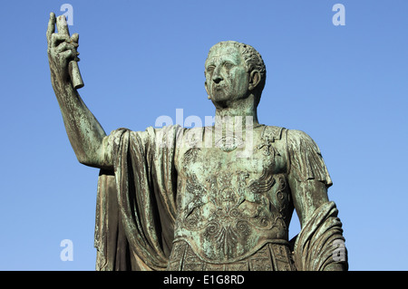 Statue de l'empereur Nerva à Rome, Italie Banque D'Images