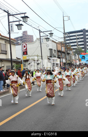 KAWAGOE, Saitama, Japon - 10 Nov 2013 : personnes non identifiées à la commune pour la parade du festival international de l'alimentation Banque D'Images