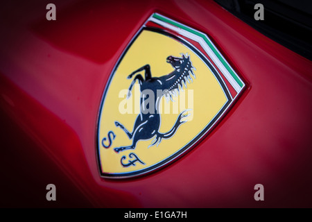 Sur le badge Ferrari LaFerrari super voiture hybride Banque D'Images