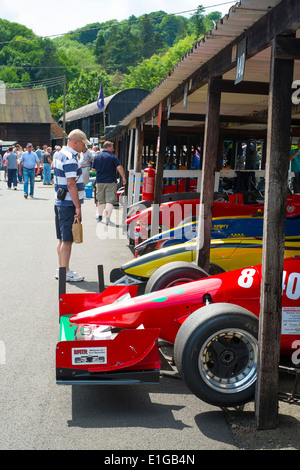 Les voitures de course dans le paddock à Shelsley Walsh Hill Climb le Worcestershire England UK Banque D'Images