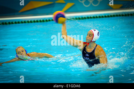 De l'action finale de water-polo dames Jour (Bronze et médaille d'Allumettes) à l'Jeux olympiques de Londres 2012 Banque D'Images