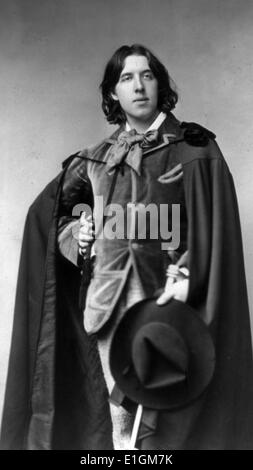 Tirage photographique d'Oscar Wilde (1854 - 1900) poète et écrivain irlandais. Datée 1882 Banque D'Images