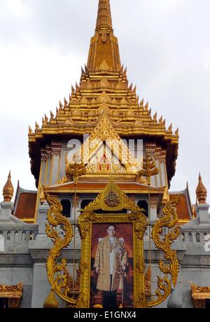 Bhumibol Adulyadej né le 5 décembre 1927) est le Roi de Thaïlande. Connu sous le nom de Rama IX. Ayant régné depuis le 9 juin 1946, il est le plus ancien monarque régnant dans l'histoire Thaïe Banque D'Images