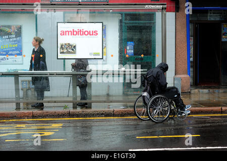 Nottingham, Royaume-Uni. 04 Juin, 2014. Météo Unseasonal est configuré pour continuer avec heavy rain, la plus grande partie de la journée. Crédit : Ian Francis/Alamy Live News Banque D'Images