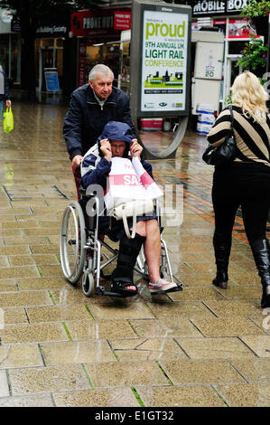 Nottingham, Royaume-Uni. 04 Juin, 2014. Météo Unseasonal est configuré pour continuer avec heavy rain, la plus grande partie de la journée. Crédit : Ian Francis/Alamy Live News Banque D'Images