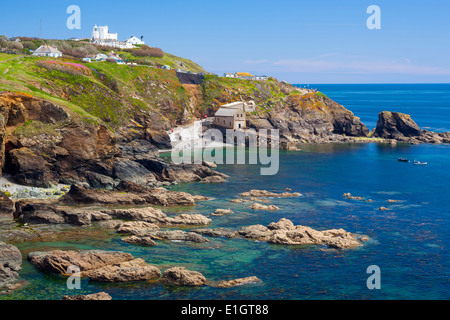 Vue vers le cap Lizard avec Polpeor Cove ci-dessous. Europe Royaume-Uni Angleterre Cornwall Banque D'Images