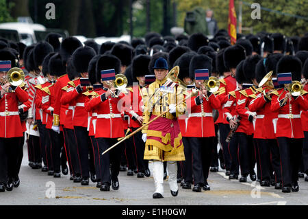 Musique de la Welsh Guards marchant passé après l'ouverture du Parlement, Westminster, Londres. Londres, Royaume-Uni. 04 Juin, 2014. Banque D'Images