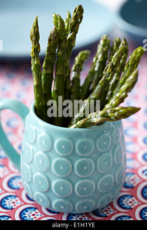 Mug de pointes d'asperge Banque D'Images