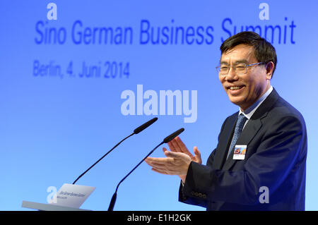 Berlin, Allemagne. 04 Juin, 2014. Président de la Banque industrielle et commerciale de Chine (ICBC) Jiang Jianquing parle aux participants du forum de discussion de la Deutsche Bank sur les relations économiques sino-allemande à Berlin, Allemagne, 04 juin 2014. Photo : RAINER JENSEN/dpa/Alamy Live News Banque D'Images