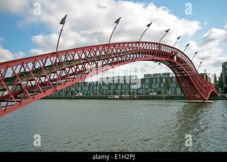 Pont Python à Amsterdam aux Pays-Bas Banque D'Images