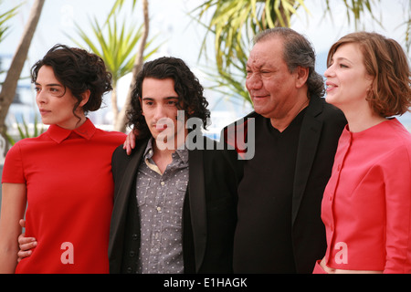 Nailia Harzoune, Rachid Youcef, Réalisateur Tony Gatlif et Céline Sallette appel à la photo pour le film Geronimo, 2014 Banque D'Images