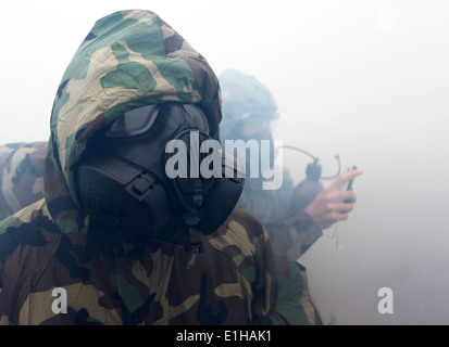 Les Marines américains et les marins affectés à l'élément de commandement, 24e Marine Expeditionary Unit organiser chaque année des armes chimiques, biologiques, r Banque D'Images