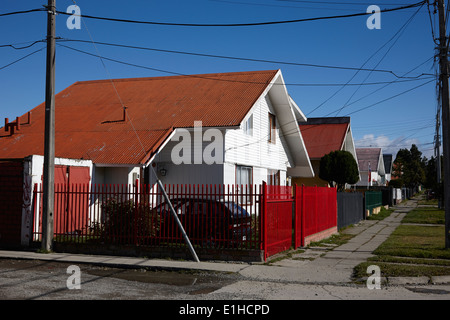 Maison de construction typiquement chiliens avec metal tin roof Punta Arenas Chili Banque D'Images