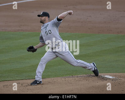 Los Angeles, Californie, États-Unis d'Amérique, USA. 4 juin, 2014. LOS ANGELES, CA - 04 juin : John Danks des Chicago White Sox emplacements dans la première manche contre le Les Dodgers de Los Angeles au Dodger Stadium le 4 juin 2014 à Los Angeles, Californie.ARMANDO Armando Arorizo ARORIZO : Crédit/Prensa Internacional/ZUMAPRESS.com/Alamy Live News Banque D'Images