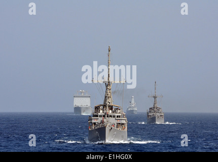 120920-N-ZZ999-008 .GOLFE D'OMAN (30 sept. 20, 2012) La Royal Fleet Auxiliary navire d'assaut amphibie de demandes La Baie de Cardigan Banque D'Images