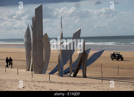 Vierville-sur-Mer, France. 04 Juin, 2014. Le D-Day monument à Omaha Beach à Vierville-sur-Mer, France, 04 juin 2014. Une cérémonie aura lieu le 06 juin 2014 pour marquer le 70e anniversaire du débarquement par les forces alliées en France. D-Day a marqué le début de l'avance en Europe qui a conduit à la défaite de l'Allemagne nazie. Photo : MICHAEL KAPPELER/dpa/Alamy Live News Banque D'Images