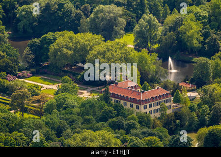 Vue aérienne, Schloss Berge château à douves, Gelsenkirchen, Ruhr, Rhénanie du Nord-Westphalie, Allemagne Banque D'Images