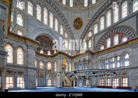 Nuruosmaniye Mosquée Nuruosmaniye Camii, ou Beyazit, Istanbul, Turquie, la partie européenne Banque D'Images