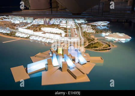 Vue du plan directeur avec de nouveaux musées (Musée Guggenheim à l'avant-plan) pour l'île de Saadiyat à Abu Dhabi Emirats Arabes Unis Banque D'Images