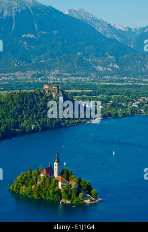 La Slovénie, Bled, le lac Bled et les Alpes Juliennes, l'église de l'Assomption Banque D'Images