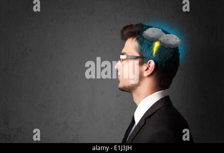 Homme avec tête de foudre orage Banque D'Images