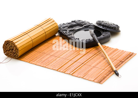 Feuillets et inkstone de bambou Banque D'Images