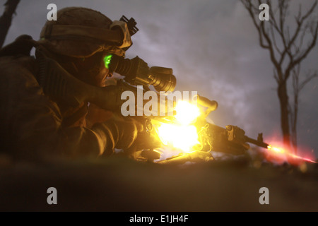 Circuit du Corps des Marines des États-Unis. Sebastian Rodriguez, un mitrailleur avec peloton d'armes, Lima Company, 3e Bataillon, 3rd Marine Regi Banque D'Images