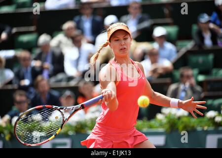 Roland Garros, Paris, France. Le 05 juin, 2014. Frech championnats Open de tennis. Maria Sharapova (rus) et Eugénie Bouchard (can) chers demi-finale. Sharapova a gagné le match par 4-6 7-5 6-2 à la finale. Credit : Action Plus Sport/Alamy Live News Banque D'Images