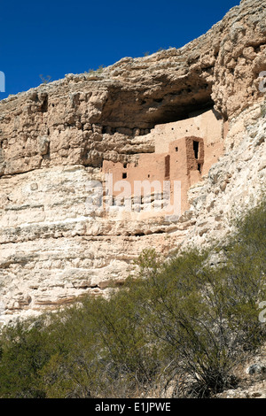 Montezuma Castle logement falaise, Montezuma Castle National Monument, Arizona USA Banque D'Images