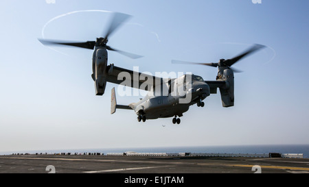 Un Corps des Marines MV-22B Osprey aéronefs affectés au milieu marin de l'escadron à rotors basculants (VMM) 266 (renforcée), Marine 26 Exp Banque D'Images