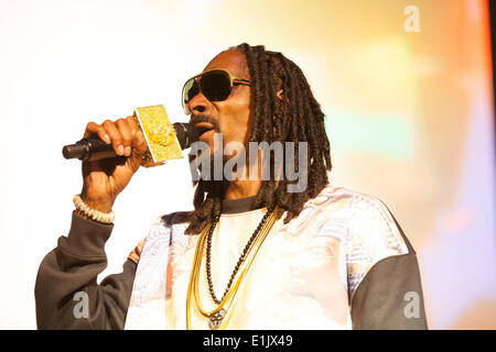 O2 academy brixton, Brixton, London, UK 5 juin 2014 Snoop Dogg en tournée à l'O2 academy brixton Snoop Dogg Snoop Dogg le chant à l'O2 academy brixton crédit : Richard soans/Alamy live news Banque D'Images