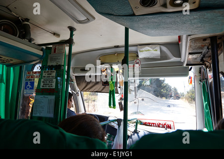 À l'intérieur petit minibus local service de bus los pellines chili Banque D'Images