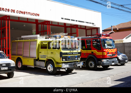 Les camions incendie offres renault fire station constitucion chili Banque D'Images