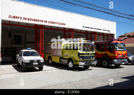 Les camions incendie offres renault fire station constitucion chili Banque D'Images