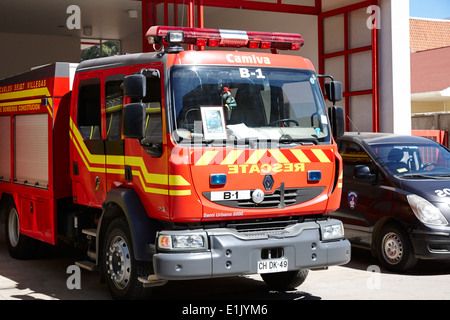 Les camions incendie offres renault fire station constitucion chili Banque D'Images