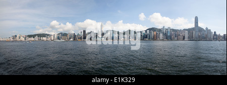 L'île de Hong Kong Central City Skyline Panorama de jour le long du port Victoria Banque D'Images