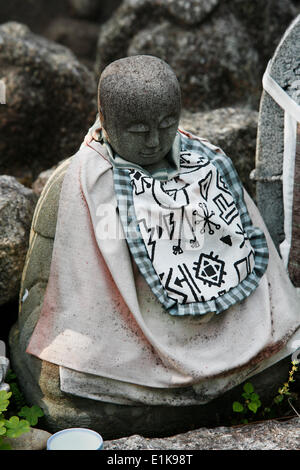 Jizo est un dieu Shinto qui s'occupe de l'âme des enfants morts Banque D'Images