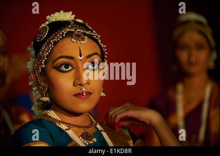 L'Inde, le Tamil Nadu, Mamallapuram ou Mahabalipuram, festival de danse traditionnelle indienne Banque D'Images