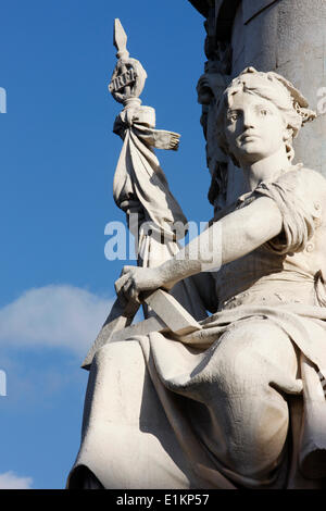 Symbole maçonnique sur Paris Place de la République : l'équerre Banque D'Images