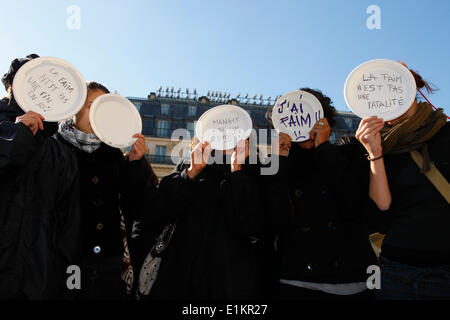 Manifestation contre la faim dans le monde avec l'ONG française CCFD. Banque D'Images