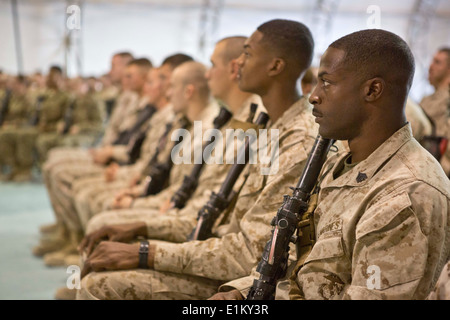 Le sous-secrétaire américain de la Défense Ash Carter, vivant, parle aux membres du Service avec le Commandement régional sud-ouest au Camp Leath Banque D'Images